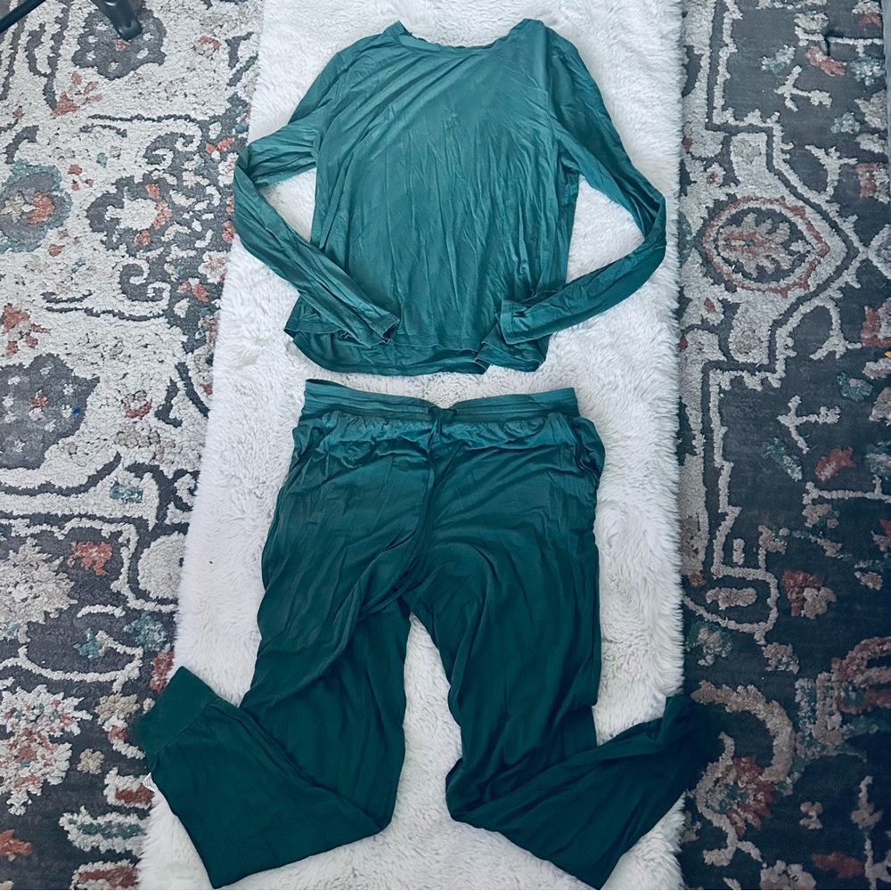 GAP BODY Women's Green Sleepwear Set super soft buttery forest pants long sleeve - Picture 2 of 7